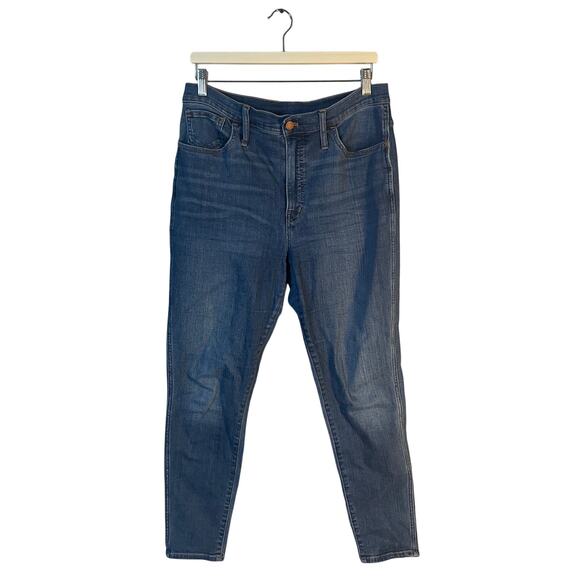 Madewell SZ 32 10" High-Rise Roadtripper Supersoft Jeans in Playford Wash Denim - Picture 4 of 16